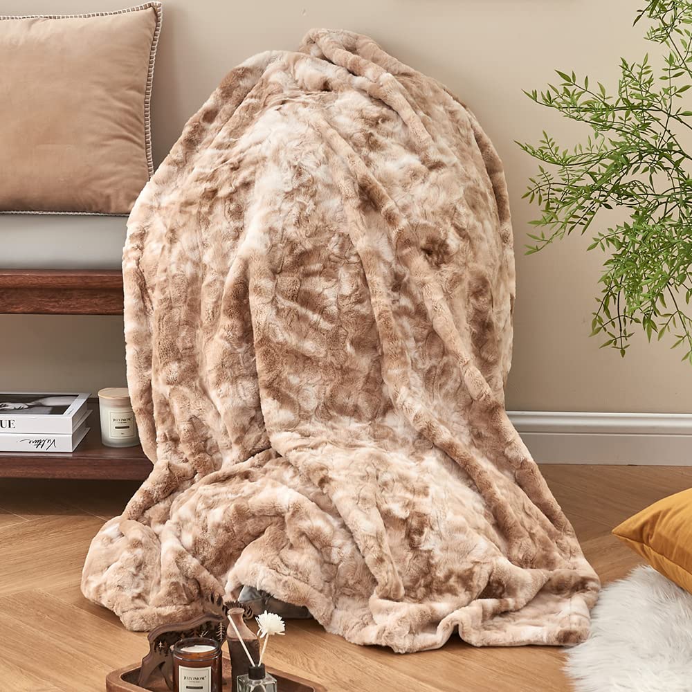 Krifey plaid drapé sur canapé apportant style et confort instantané