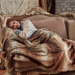 Krifey plaid plié sur meuble montrant design et taille, apporte chaleur décorative
