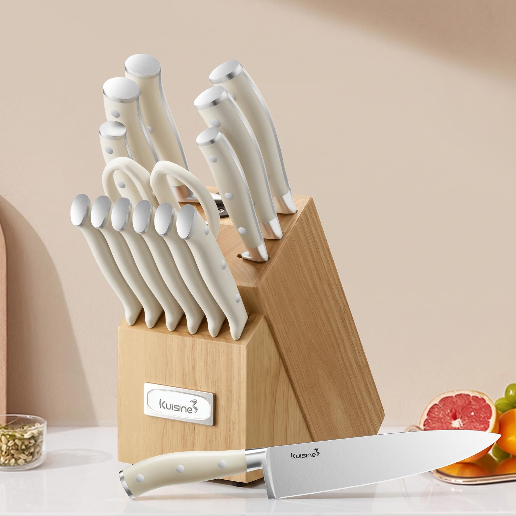 KUISINE rangement compact sur plan travail optimise organisation
