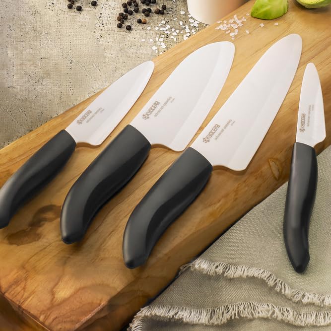 KYOCERA gros plan sur lames en céramique montrant durabilité
