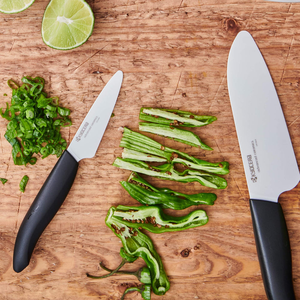 KYOCERA scène lifestyle cuisine préparant repas montrant performance quotidienne