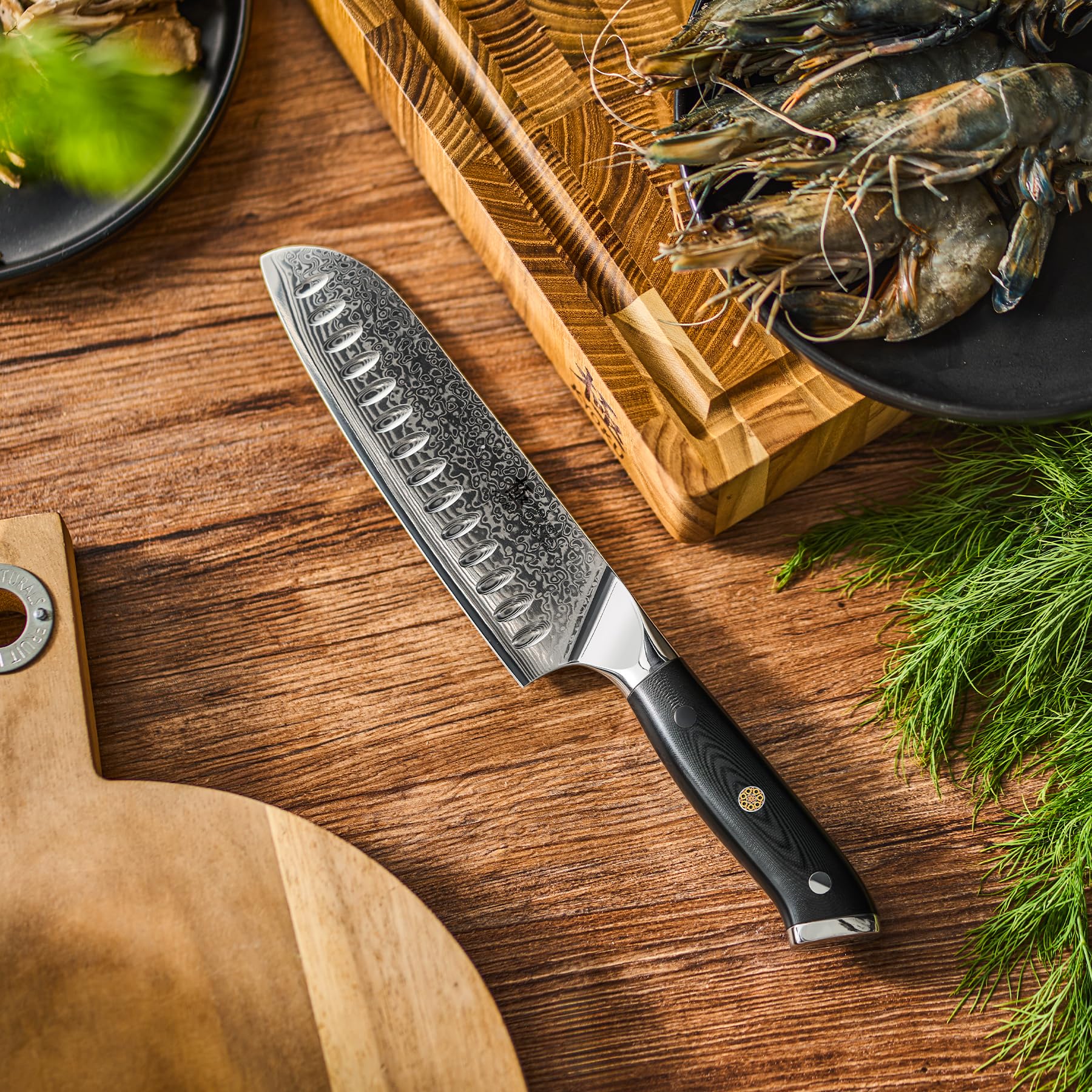 KYOKU Santoku dans cuisine pro soulignant performance et élégance