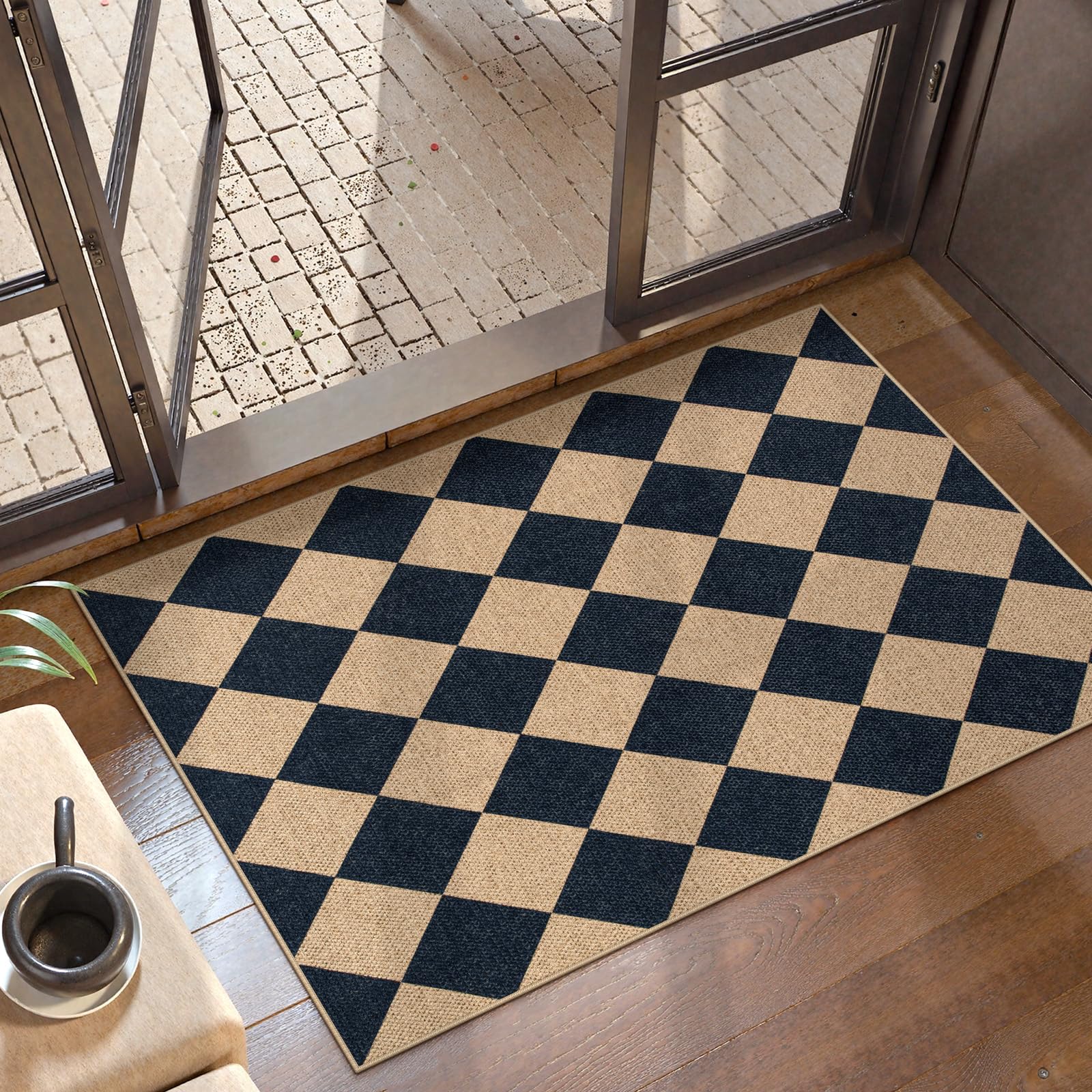 Lahome vue de face du paillasson damier, apporte style et accueil chaud