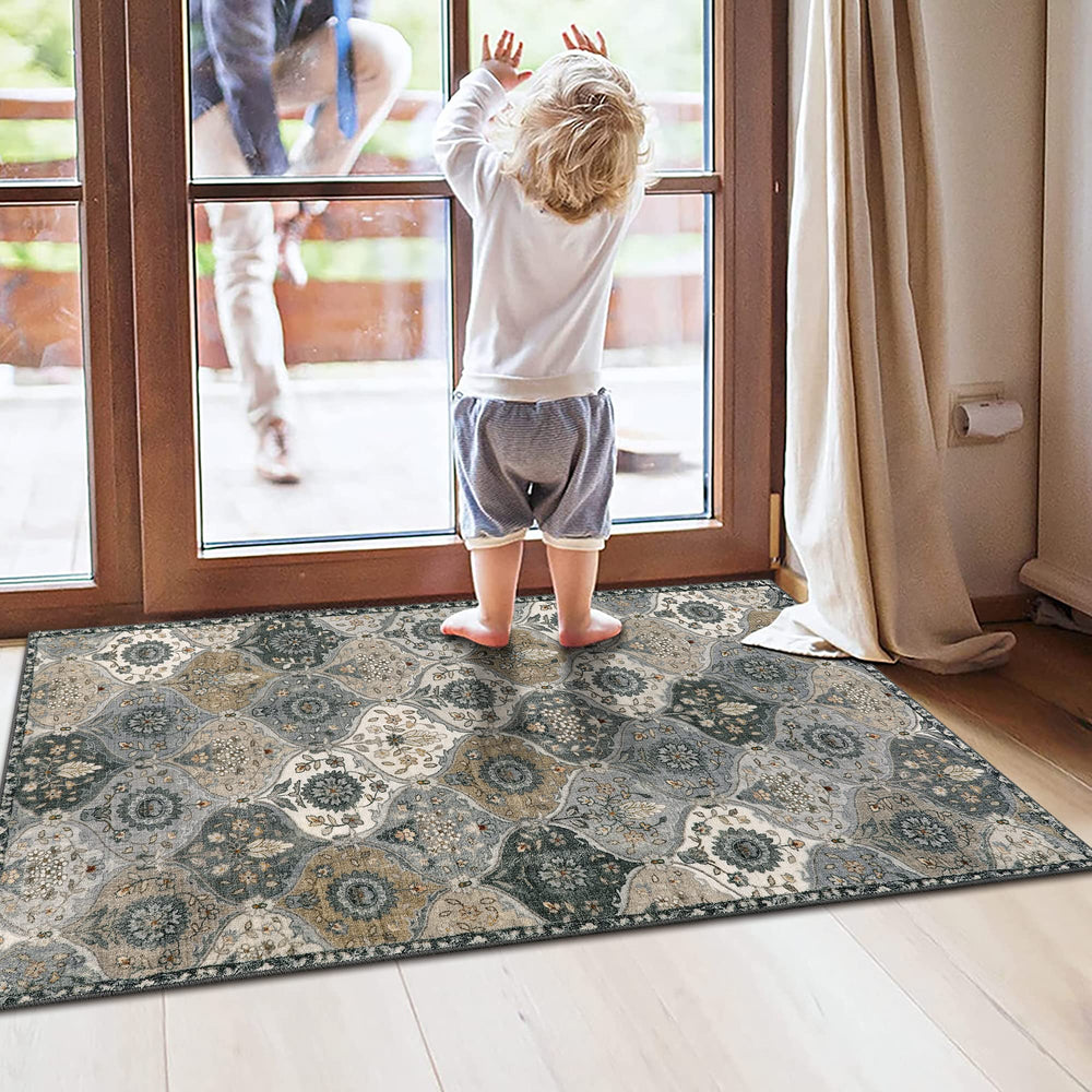 Lahome tapis marocain utilisé dans une entrée illustrant fonctionnalité quotidienne