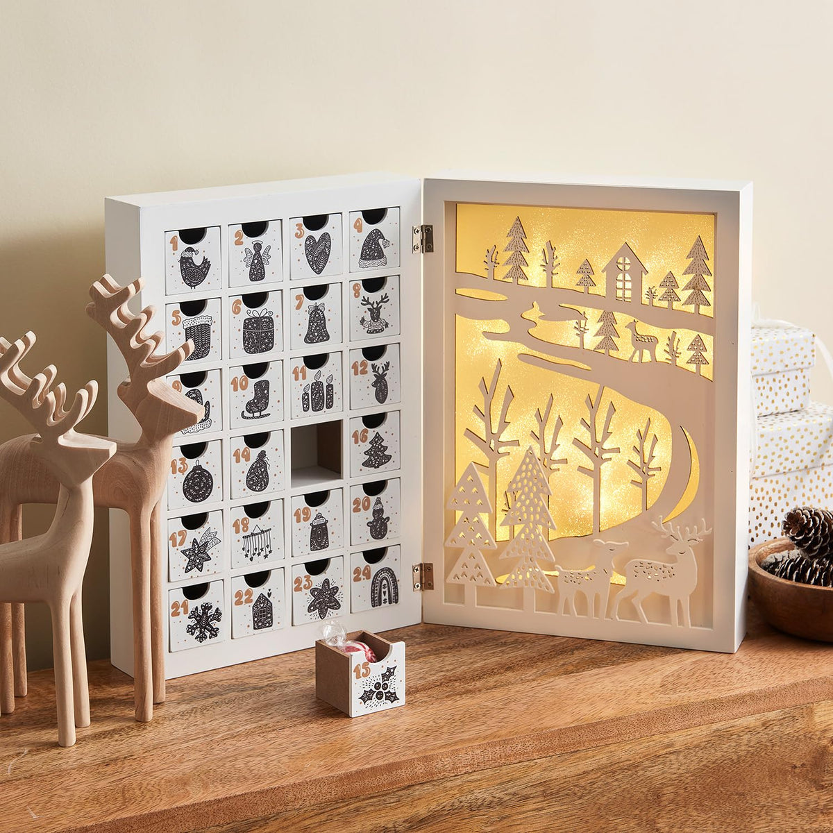 LampLust calendrier de l'Avent face pliée montrant design moderne et gain d'espace