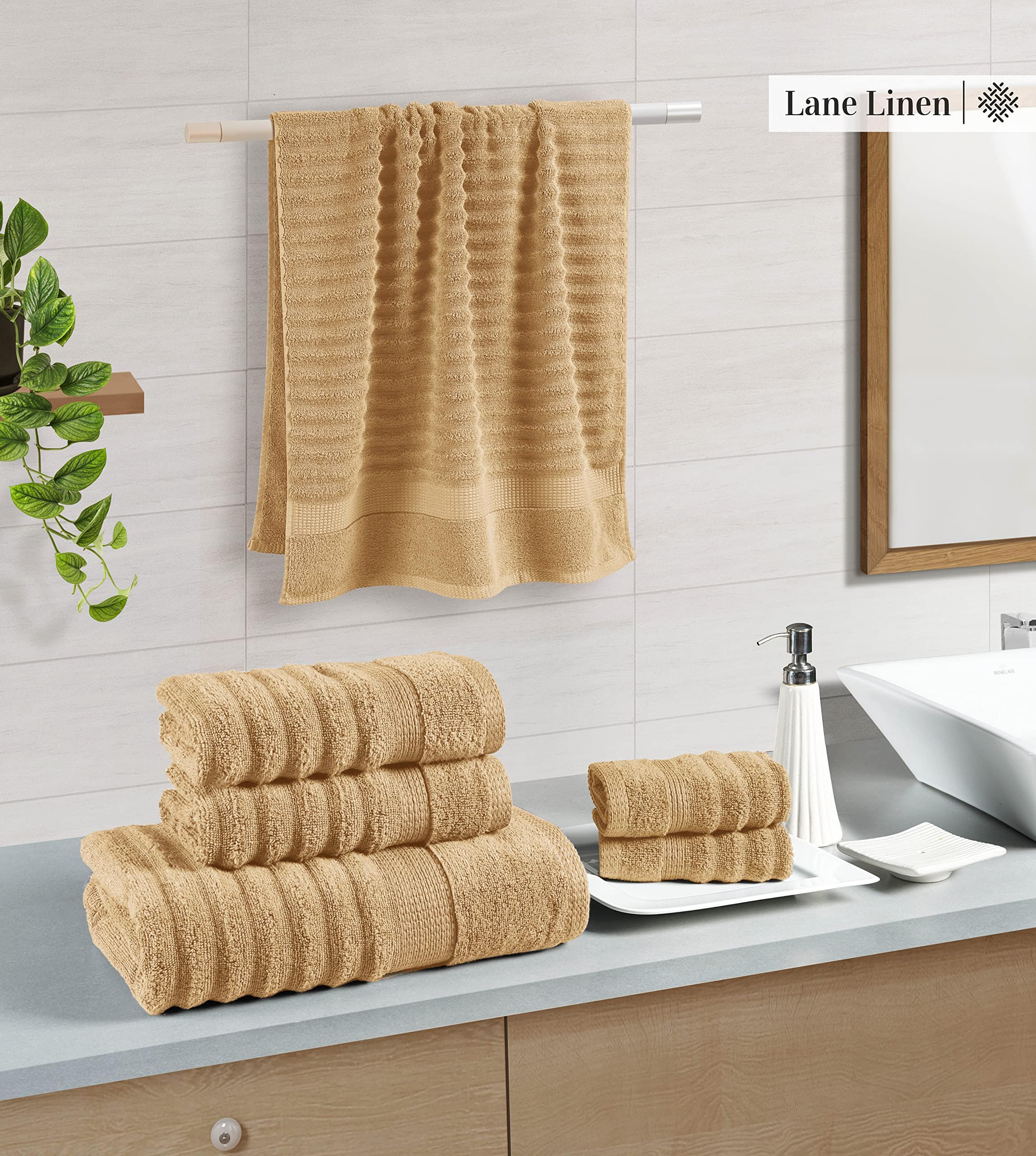 LANE LINEN pile de serviettes dans salle de bain indiquant élégance