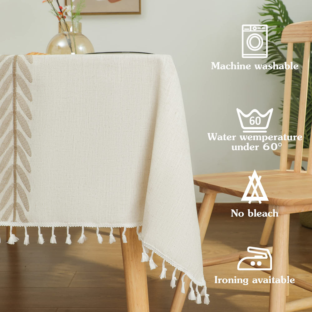 Laolitou bordure à pompons gros plan, accent décoratif élégant