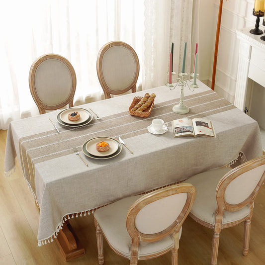 Laolitou franges et broderie en gros plan offrant un fini décoratif durable