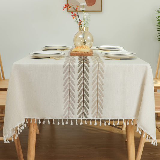 Laolitou nappe face avant beige posée sur table, élégance rustique