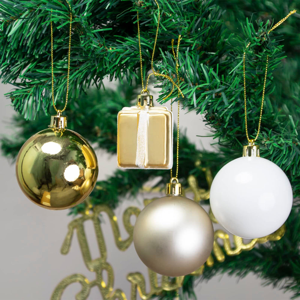 LARAINE ornements suspendus sur sapin apportant ambiance festive