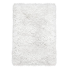 Latepis vue de face du tapis fausse fourrure blanc pour une décoration chaleureuse