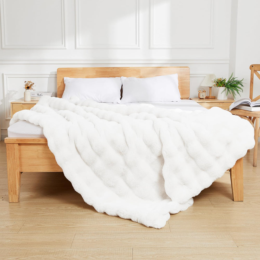Latepis gros plan peluche révélant douceur et densité