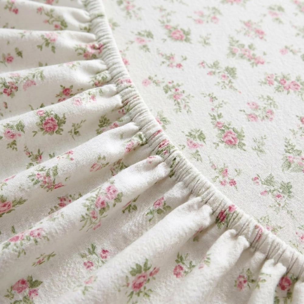 Laura Ashley comparaison d’échelle avec un matelas illustrant profondeur de poche