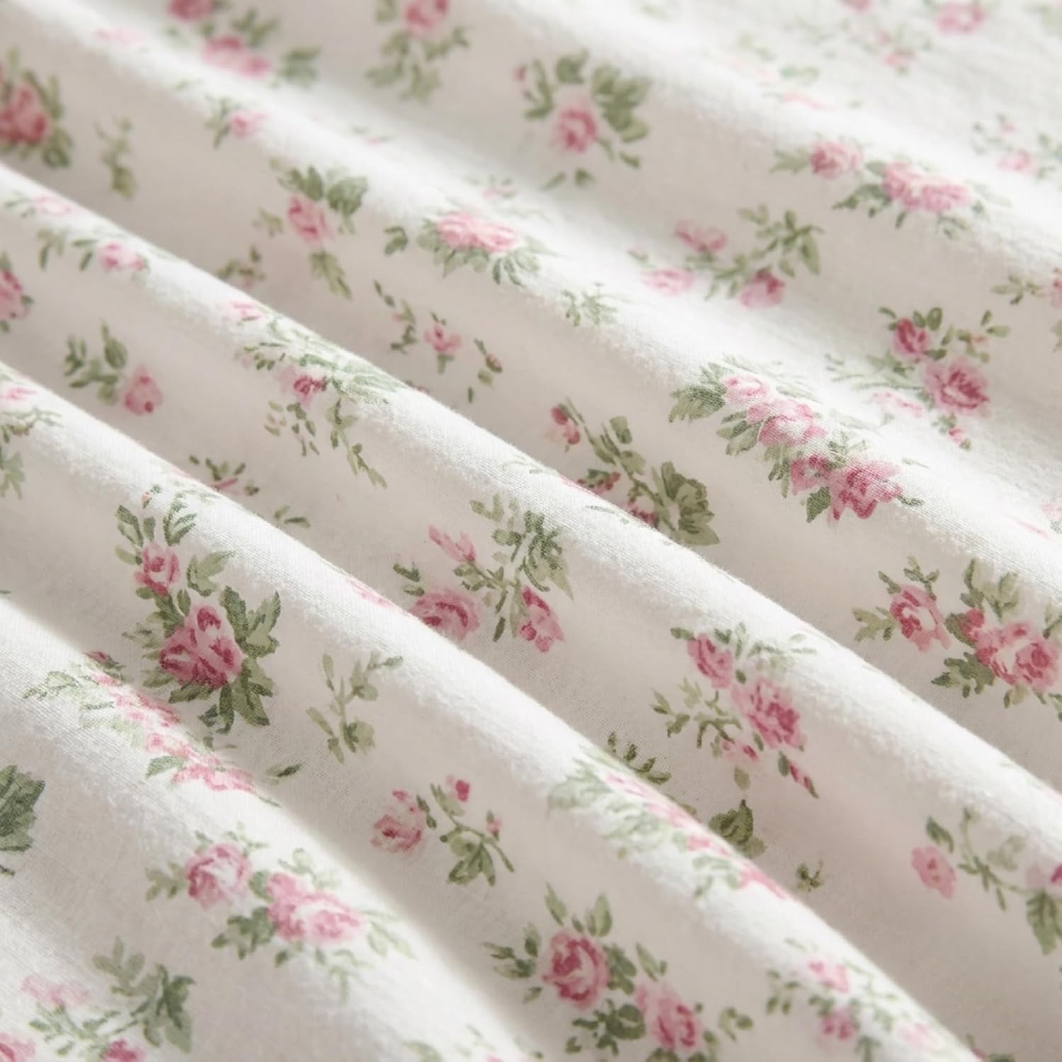 Laura Ashley taie d’oreiller Audrey Pink en gros plan pour toucher soyeux