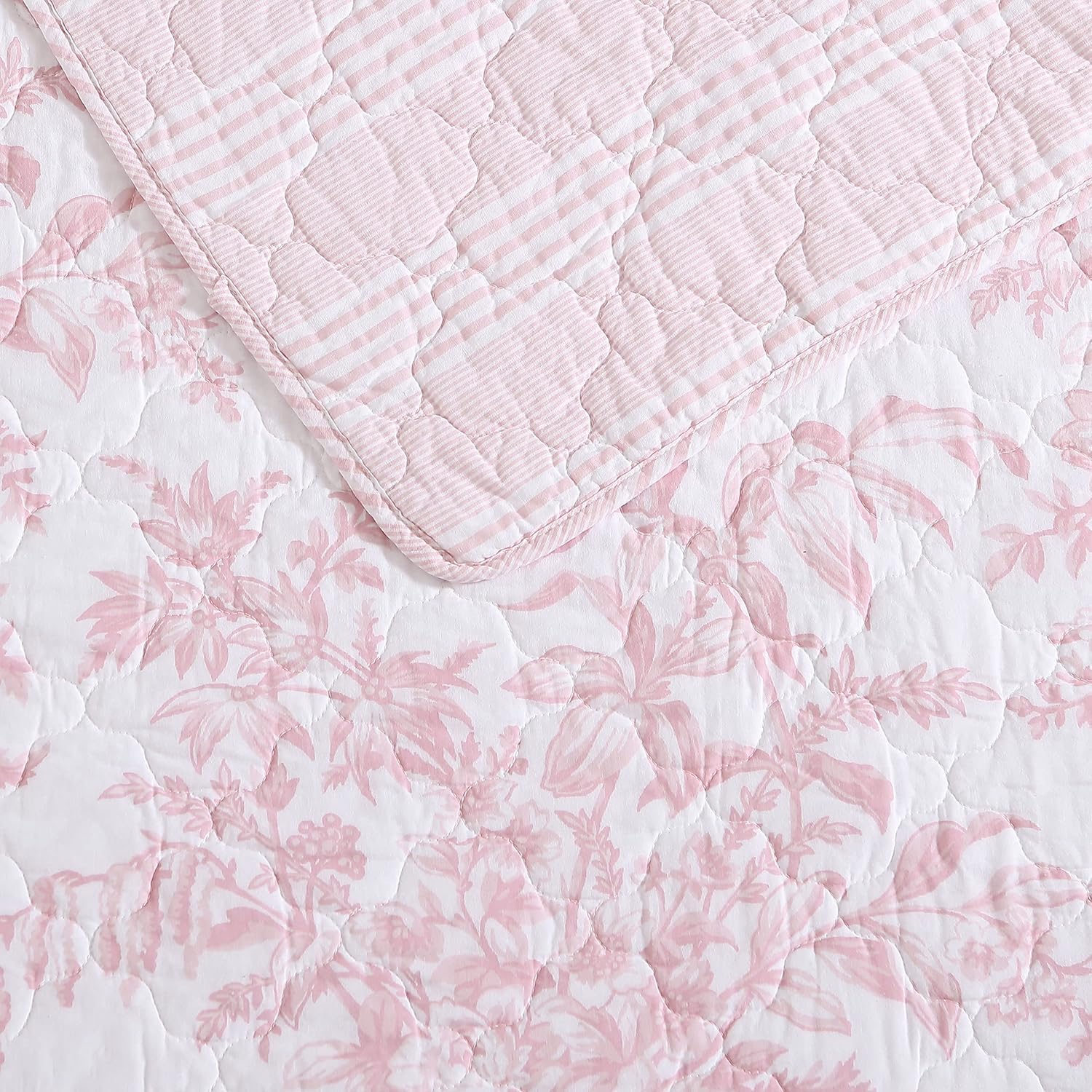 Laura Ashley bord surpiqûre montrant maintien du garnissage et finition