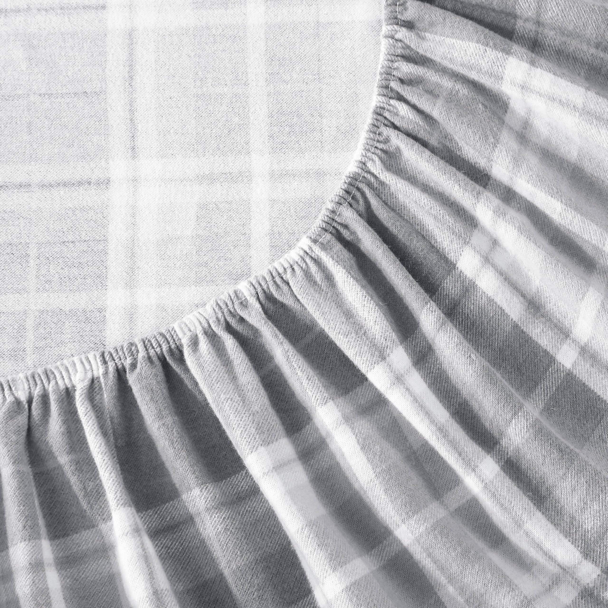 Laura Ashley drap plat déployé montrant la coupe généreuse et les finitions