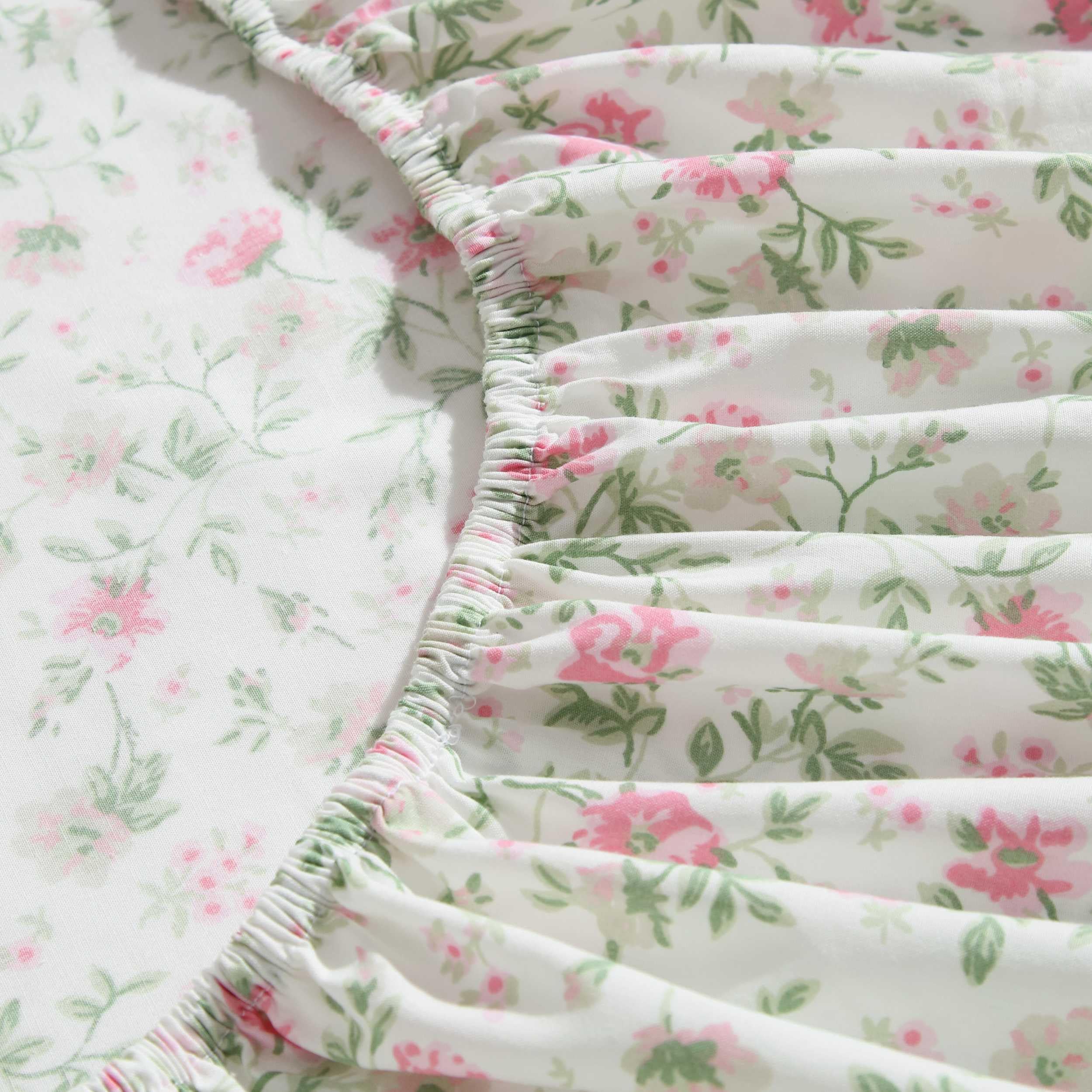 Laura Ashley détail de l'imprimé floral aquarelle pour décoration charmante