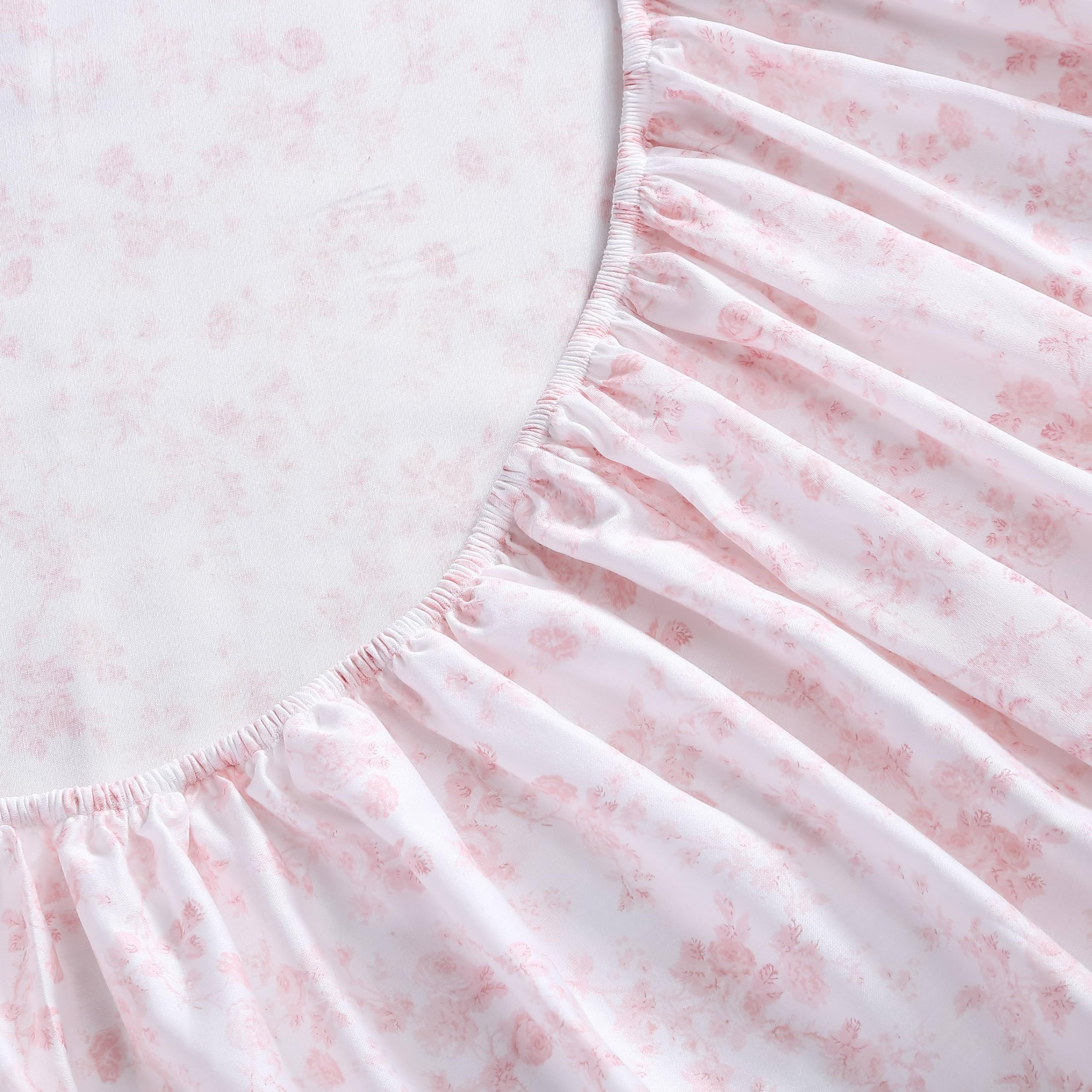 Laura Ashley parure installée sur lit présentant style cottage élégant