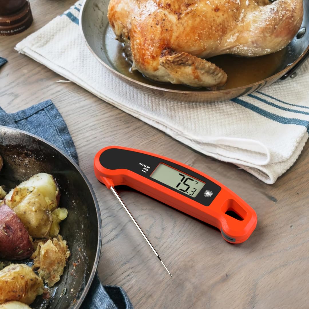 Lavatools Javelin PRO Classic utilisé sur un barbecue indiquant contrôle précis