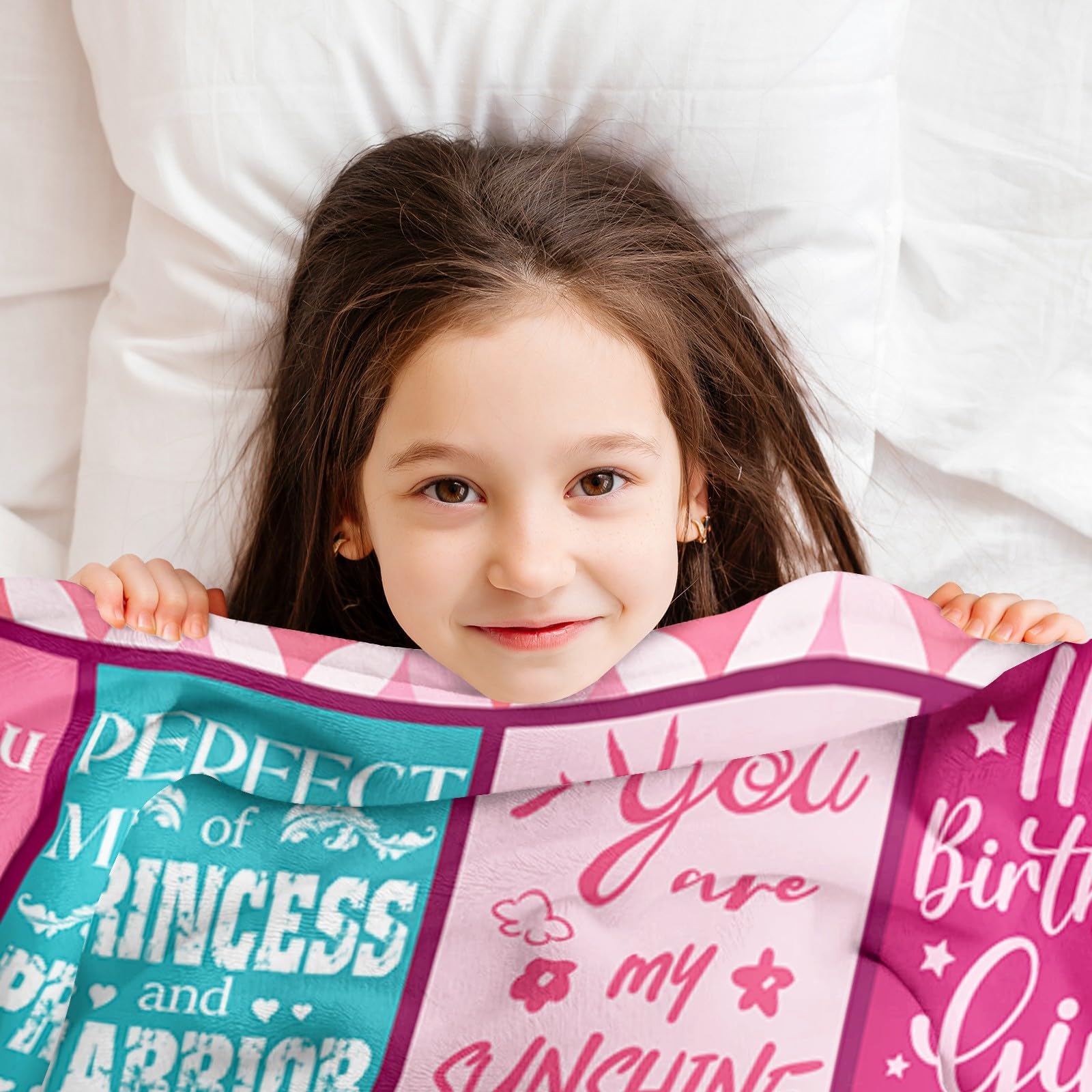 Lavua couverture posée sur un lit enfant apportant une touche déco chaleureuse
