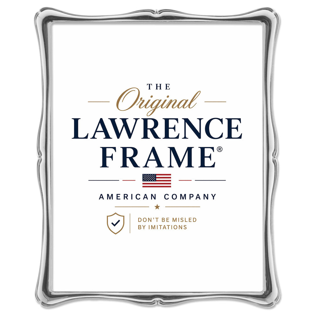 Lawrence Frames gros plan matière métal mettant en valeur détails sculptés