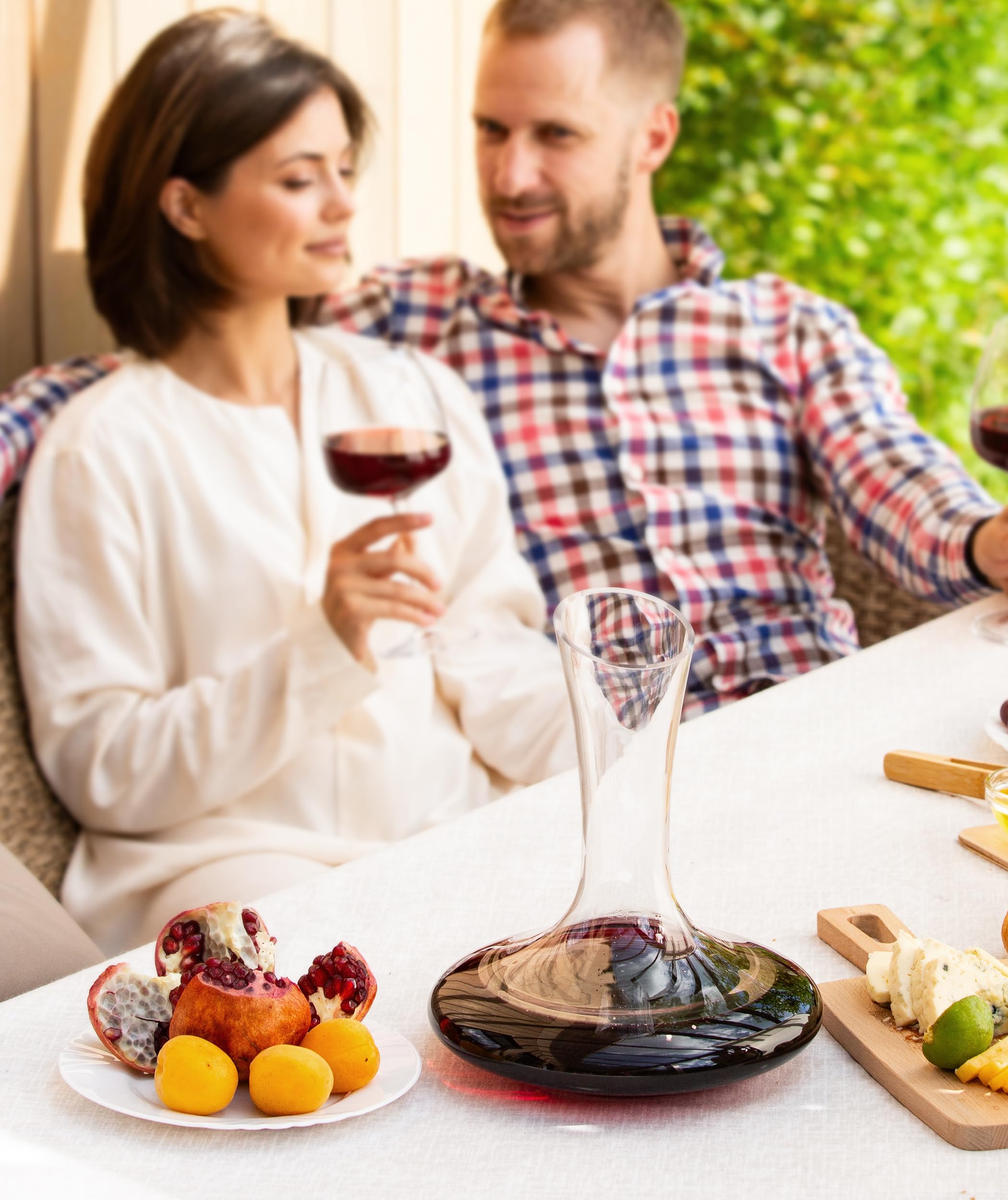 Le Chateau posé sur une table dressée, apporte élégance à l’ensemble
