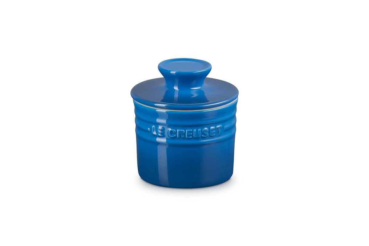 Le Creuset beurrier face en faïence Marseille, design compact et élégant