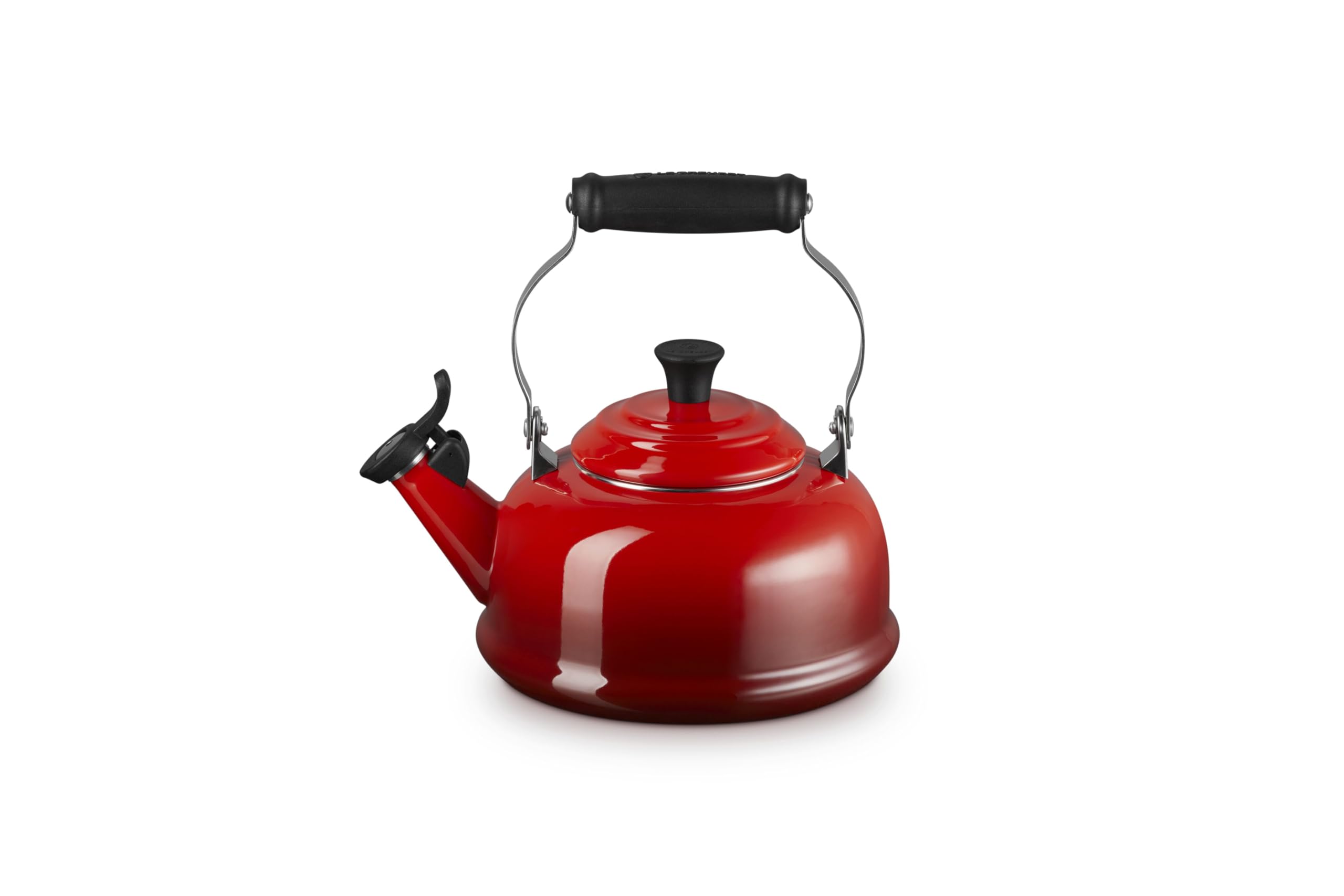 Le Creuset bouilloire vue avant cerise apportant couleur et efficacité