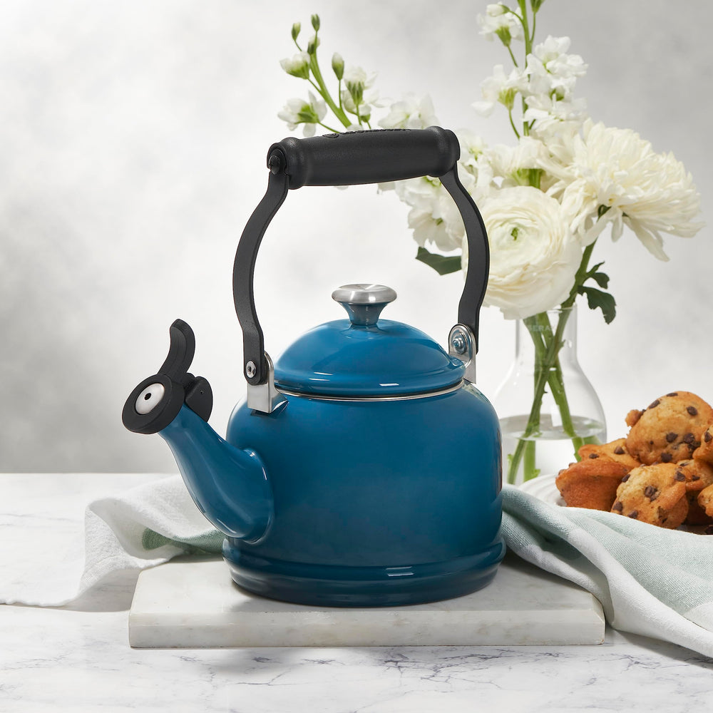 Le Creuset bouilloire Demi comparaison taille, capacité 1,25 L adaptée quotidiens