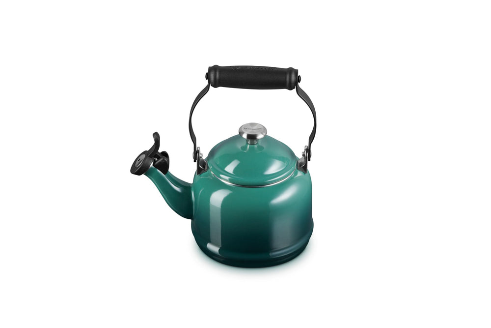 Le Creuset bouilloire demi artichaut vue de face, design compact et couleur vive
