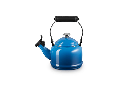 Le Creuset bouilloire Demi vue de profil, design compact et maniable