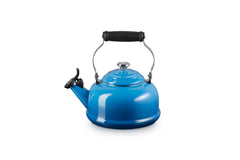 Le Creuset bouilloire Marseille vue de face, design coloré et robuste