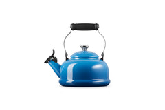 Le Creuset bouilloire Marseille poignée et bouton en acier inoxydable pour une prise sûre