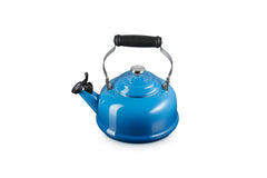 Le Creuset bouilloire Marseille vue de profil montrant le bec pour un versement précis