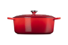 Le Creuset cocotte en usage avec poulet rôti, conserve humidité et saveurs