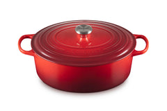 Le Creuset cocotte ovale cerise vue de face, finition brillante et élégante