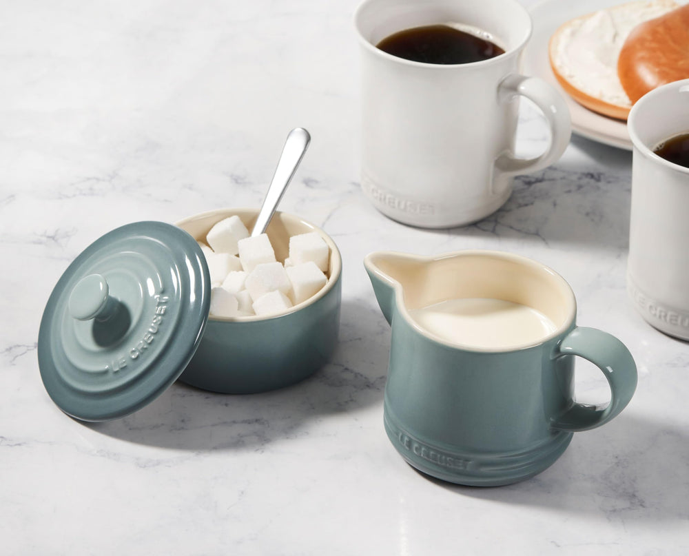 Le Creuset détail de la texture et de l’émail résistant qui facilite le nettoyage et évite les taches