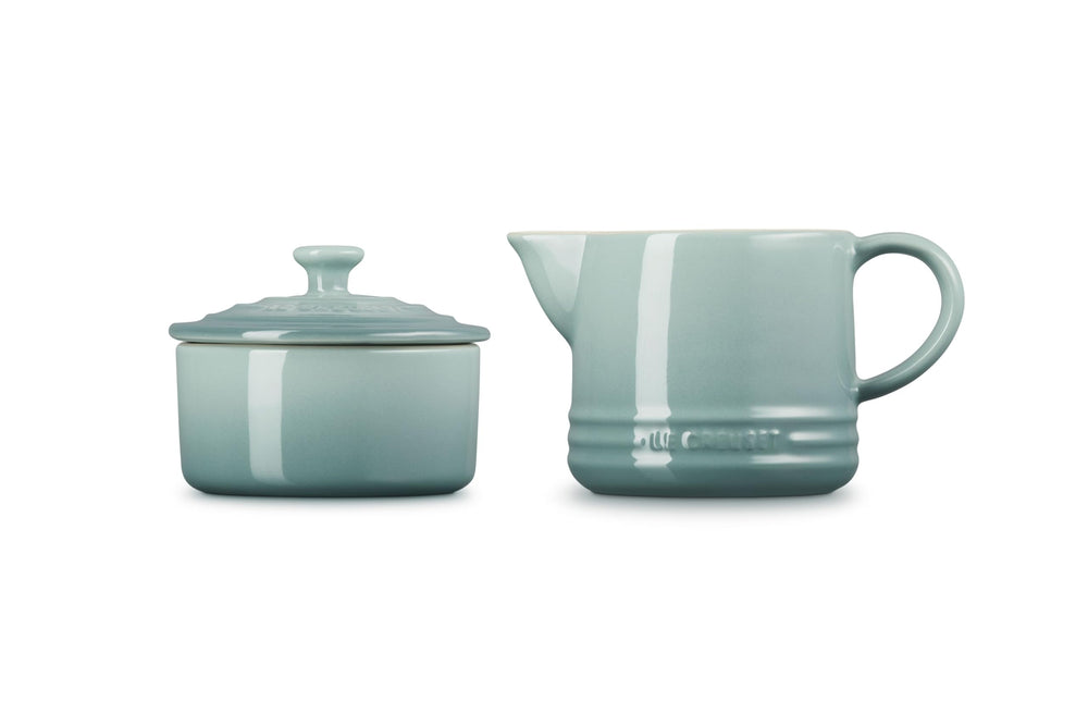 Le Creuset sucrier avec couvercle illustrant la protection contre l’humidité et le rangement pratique