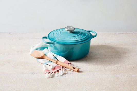 Le Creuset cuillère Revolution gros plan sur le grain de hêtre durable