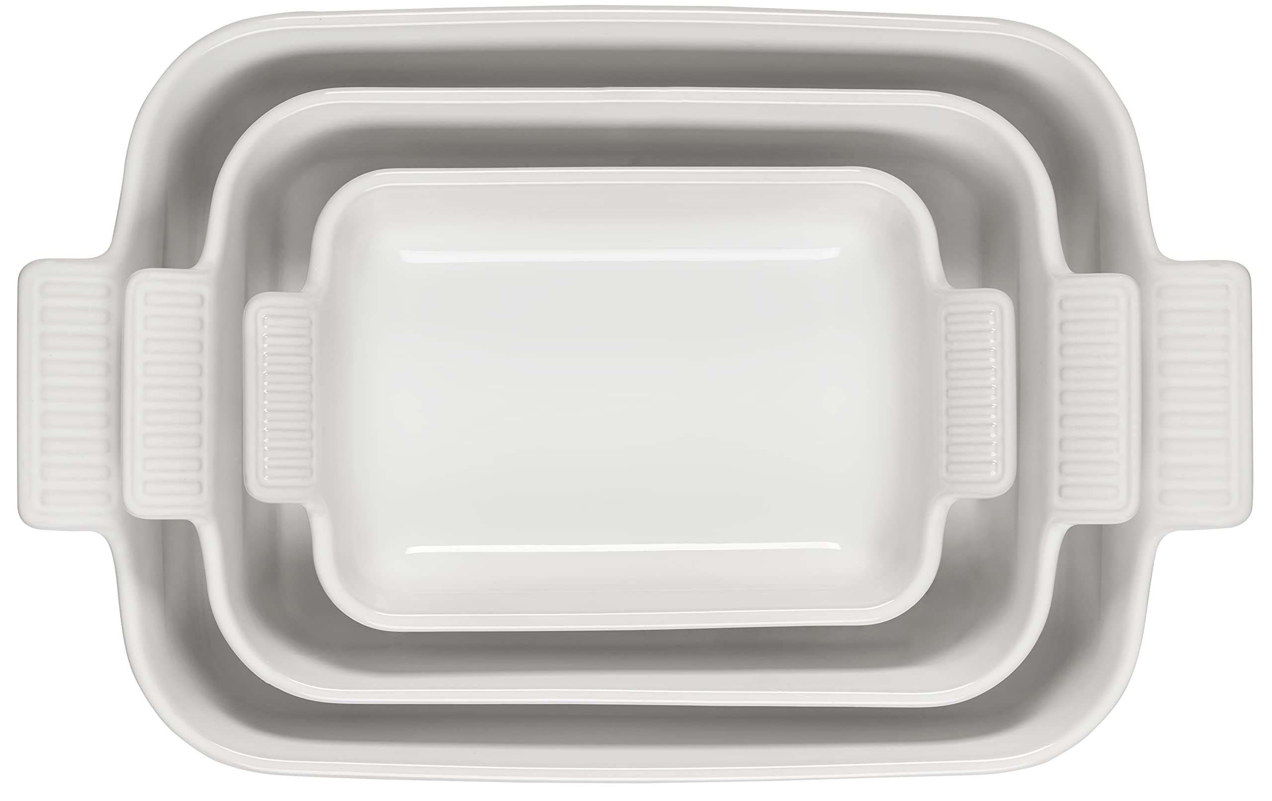 Le Creuset plat en usage contenant un gratin sorti du four prêt à servir et garder chaud