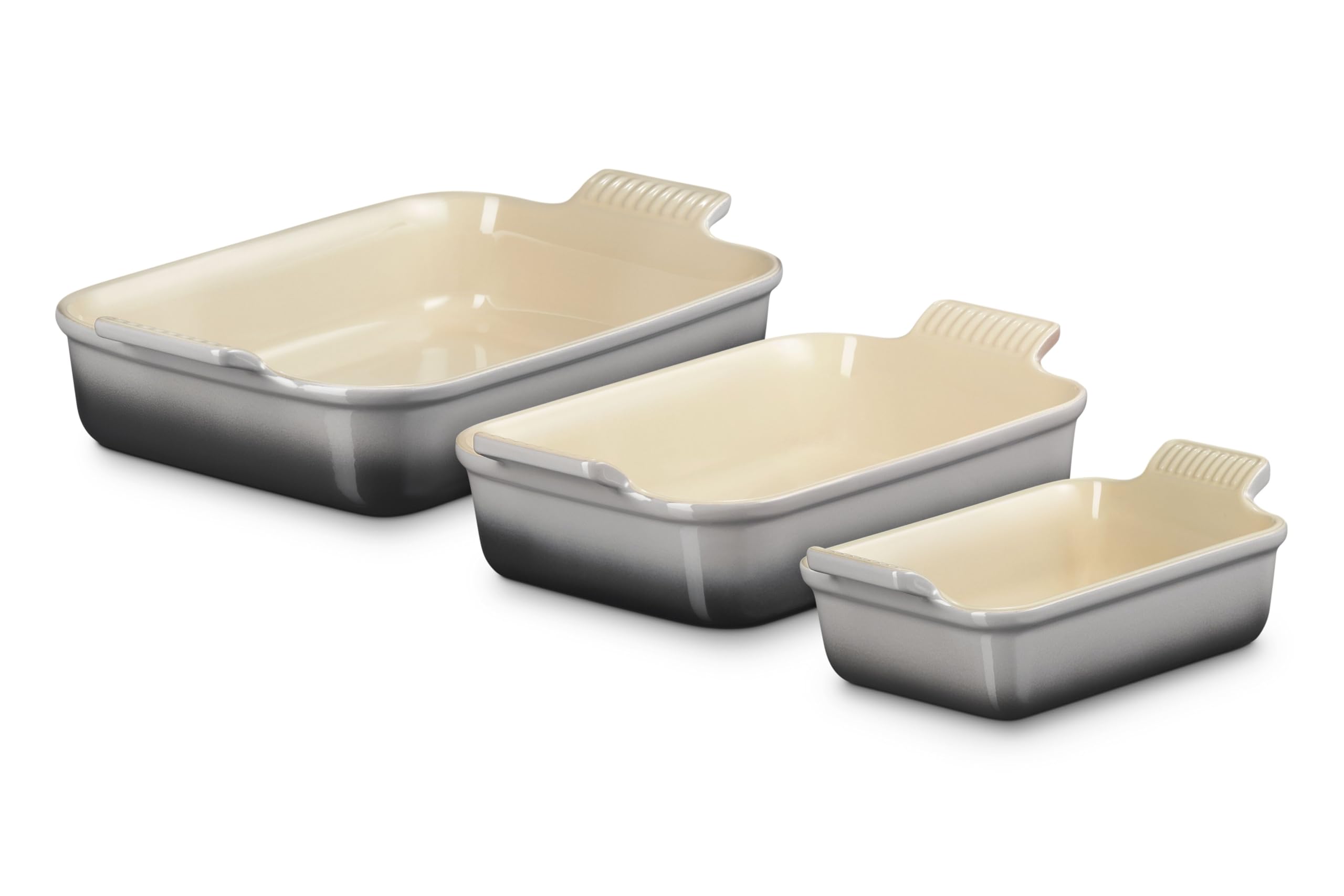 Le Creuset plat Heritage face avant Oyster montrant finition élégante et praticité