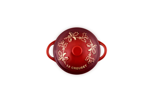 Le Creuset détail applique houx décoratif pour table festive