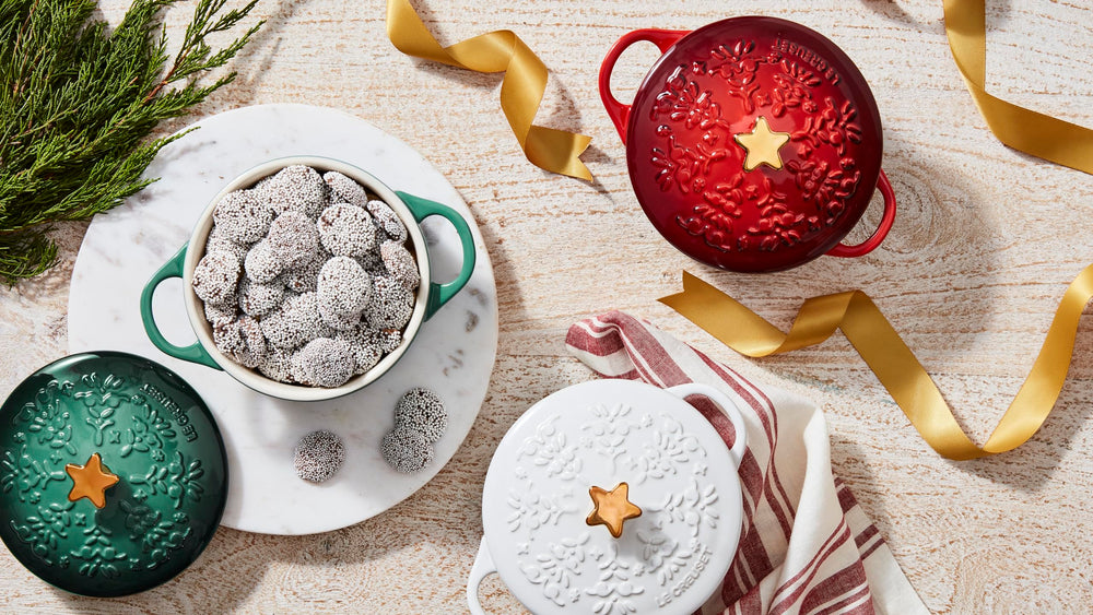 Le Creuset cocotte en usage avec dips montrant service convivial et portionnée
