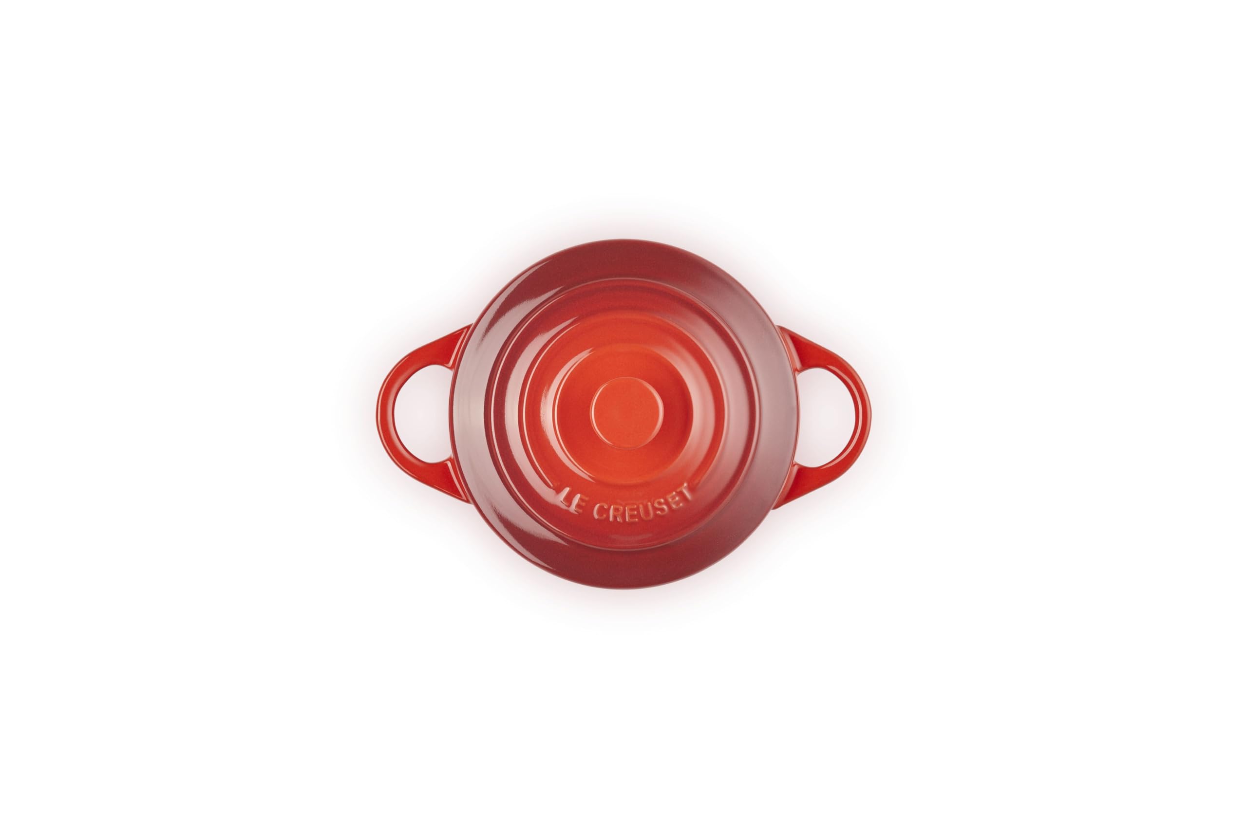 Le Creuset gros plan sur l'anse, prise sécurisée et manipulation facile
