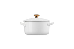 Le Creuset mini cocotte en main montrant échelle et portion