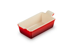 Le Creuset moule à cake Heritage face en Cerise, design pratique pour service