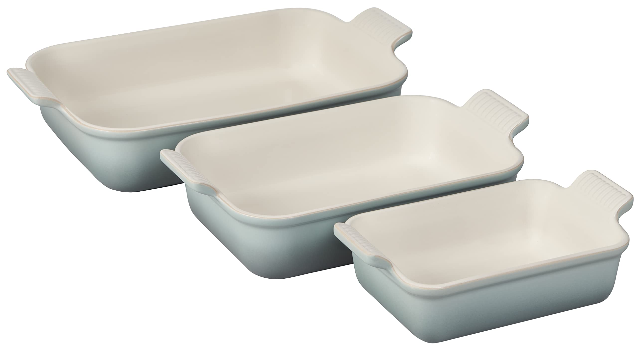 Le Creuset plat Heritage face avant montrant la finition Sea Salt et élégance