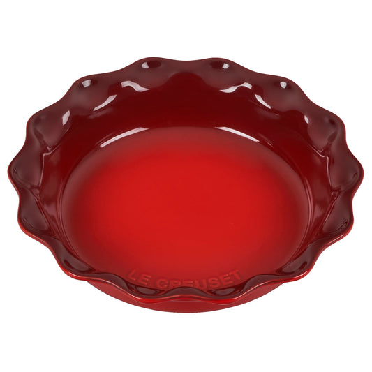 Le Creuset plat à tarte face montrant finition Cerise et esthétique pour présentation