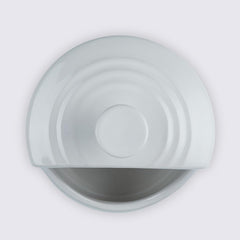 Le Creuset gros plan émail intérieur antiadhésif nettoyage facile