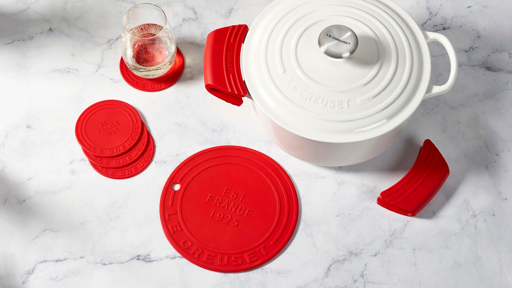 Le Creuset protège-poignées comparaison taille pour évaluer ajustement